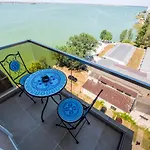 Apartmente In Solidhouse *