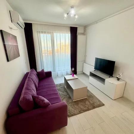 Apartament In Solid House