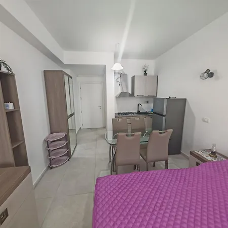 Apartament In Solid House *