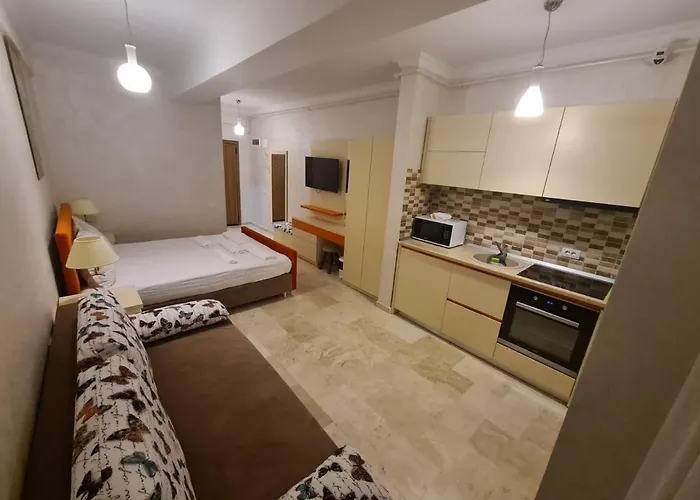 Apartmente In Solidhouse דירה מאמאיה