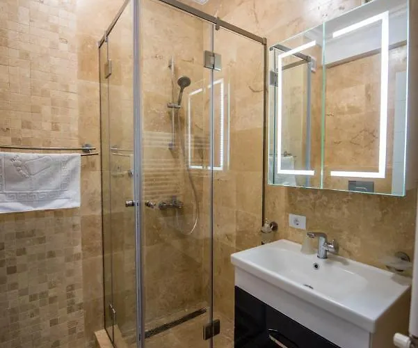 Apartmente In Solidhouse דירה *