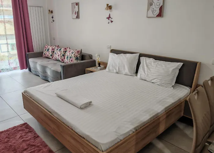 דירה Apartmente In Solidhouse מאמאיה